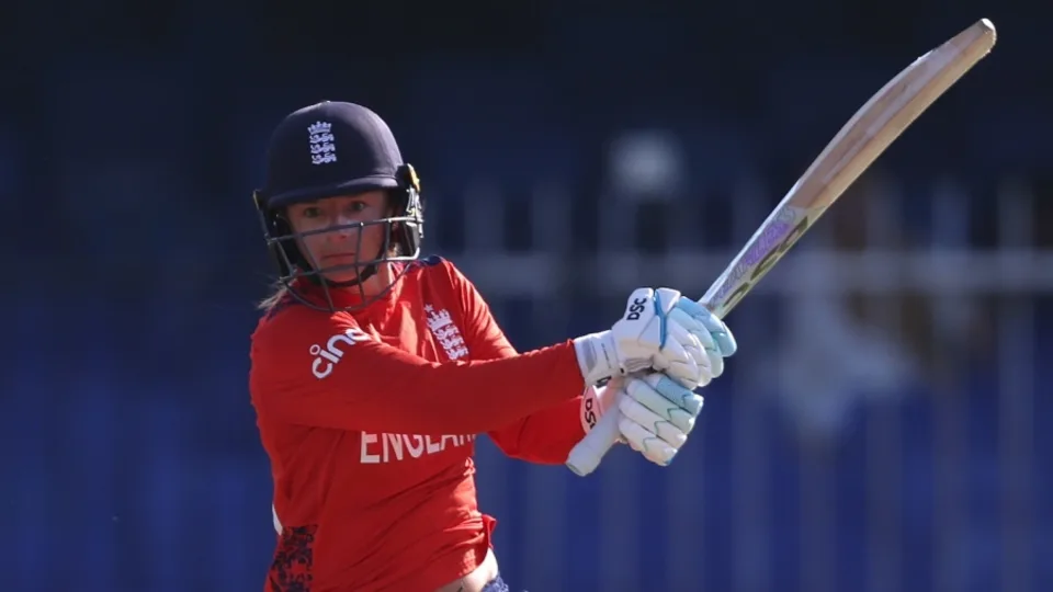 England Dominate Scotland to Top Group B in T20 World Cup
